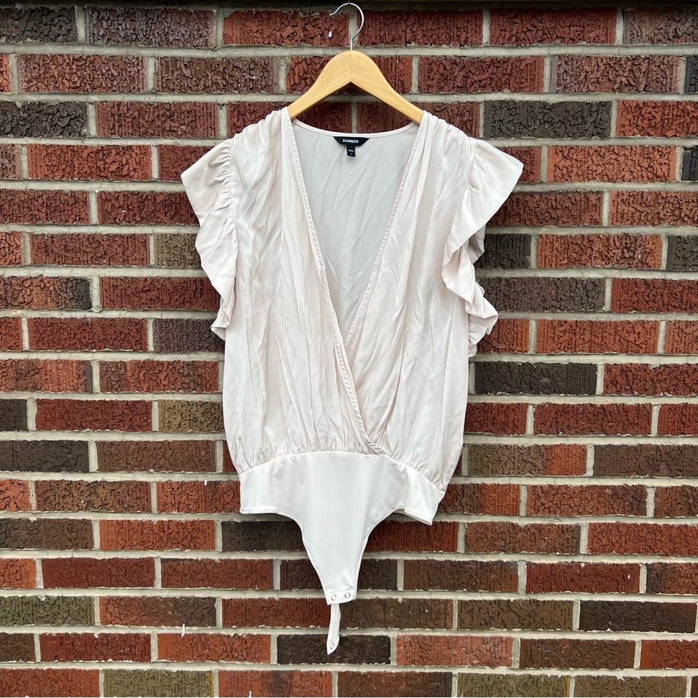 Express Tan Cream Ruffle Sleeve Plunge Surplice Short Sleeve Bodysuit